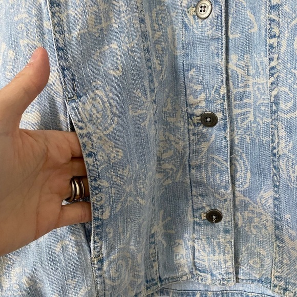 Chico's Cotton Denim Jacket / Shacket Sz O (Small), Lightweight, Patterned - Picture 3 of 9